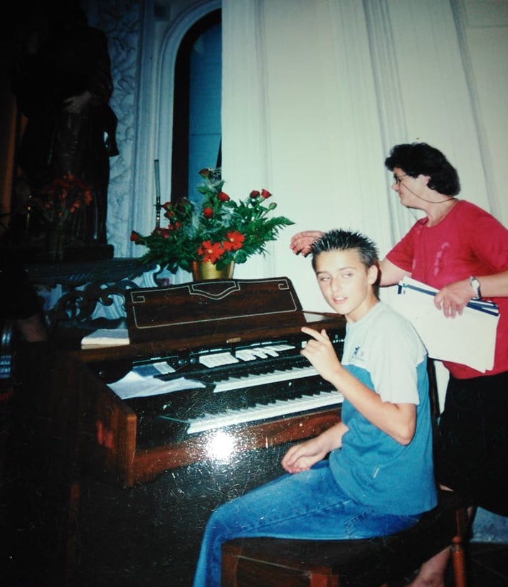 JULIK святкує день народження: моловідомі факти про шоумена і ретро-фото